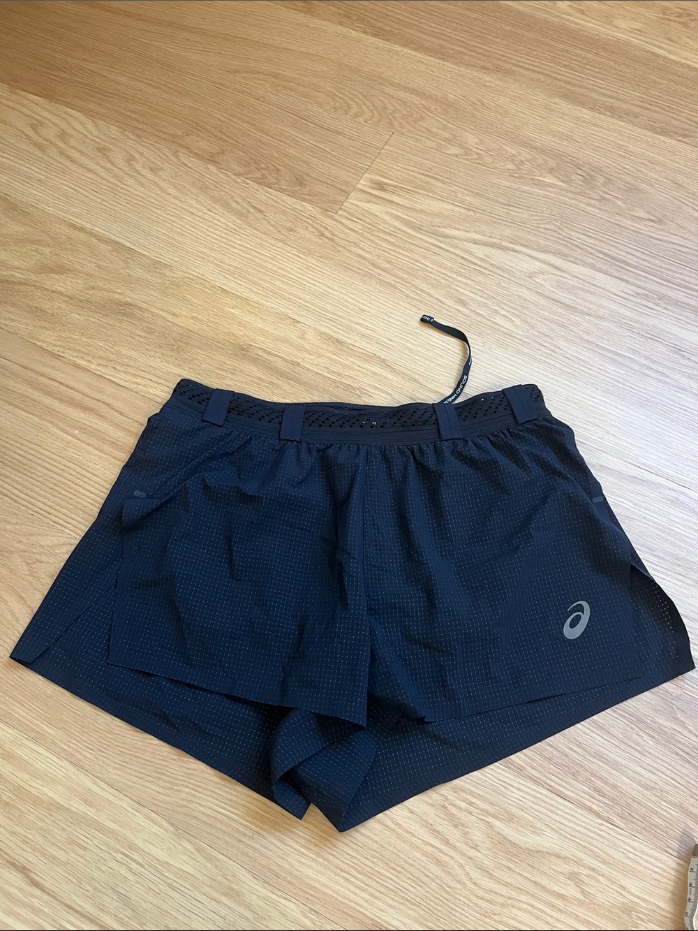 ASICS Black Men’s MetraRun split  Running Shorts size M